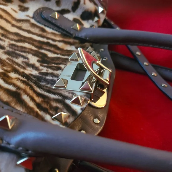 Garavani VALENTINO Exotic Leopard Calf Hair Leather Cavallini Handbag Rockstud - Picture 5 of 17